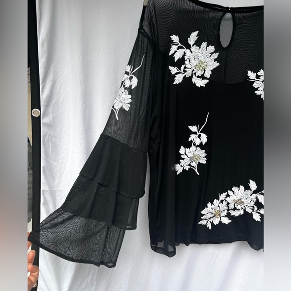Beautiful Black & White Embroidered Floral Sheer Women’s Blouse - Picture 2 of 10